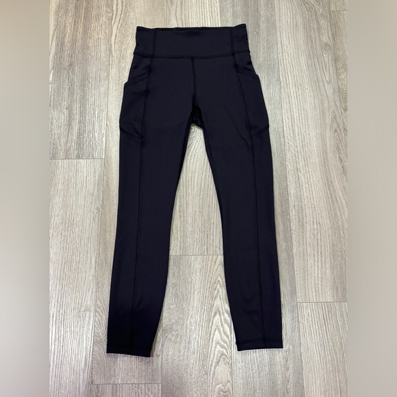 SOLD- Lululemon Legging High Rise 25” 7/8 Pockets Athletic Women’s size 4 - Picture 3 of 16